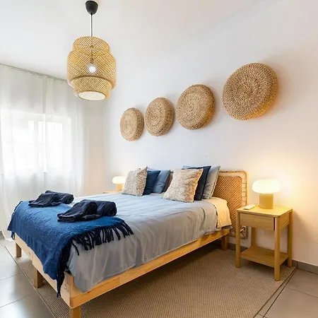 Sun N' Salt Lounge House